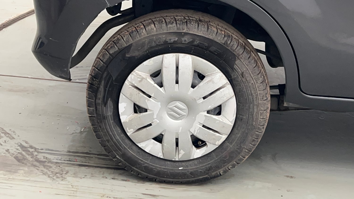 Used 2014 Maruti Suzuki Alto 800 Vxi Petrol Manual tyres RIGHT REAR TYRE RIM VIEW