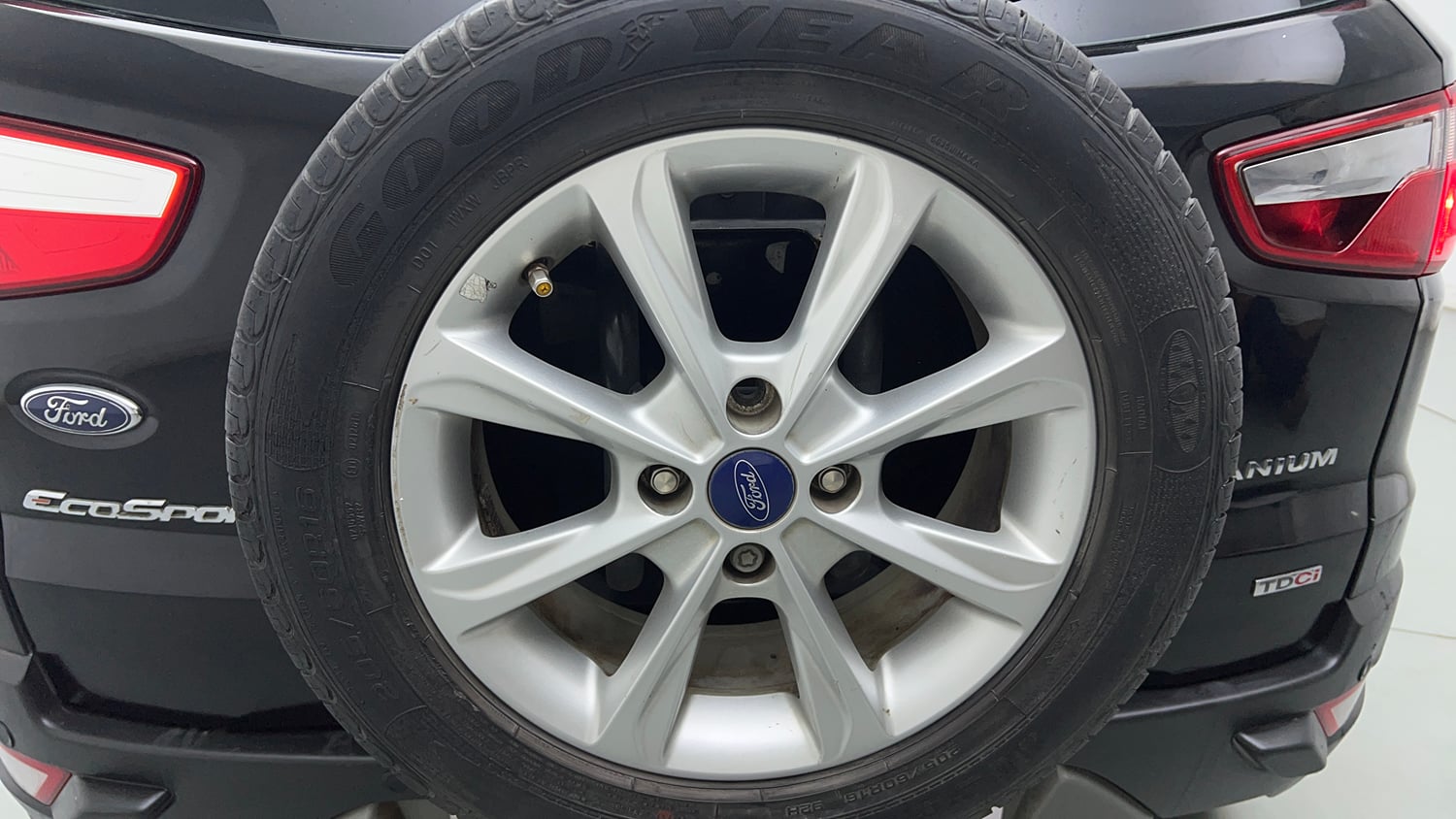 Used 2021 Ford EcoSport Titanium 1.5L TDCi Diesel Manual tyres SPARE TYRE VIEW