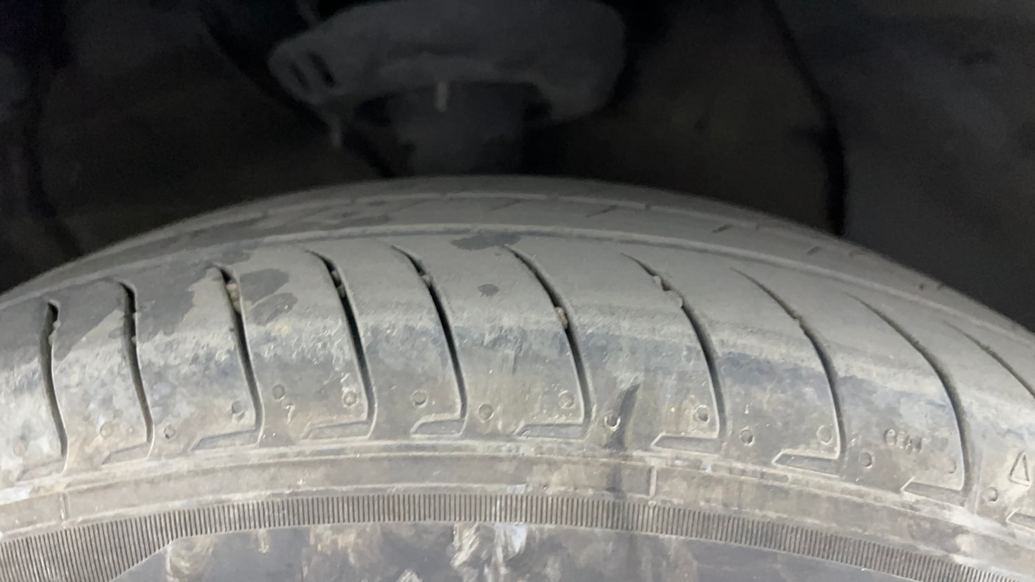 Used 2024 Hyundai Exter SX 1.2 MT Dual Tone Petrol Manual tyres RIGHT FRONT TYRE TREAD VIEW