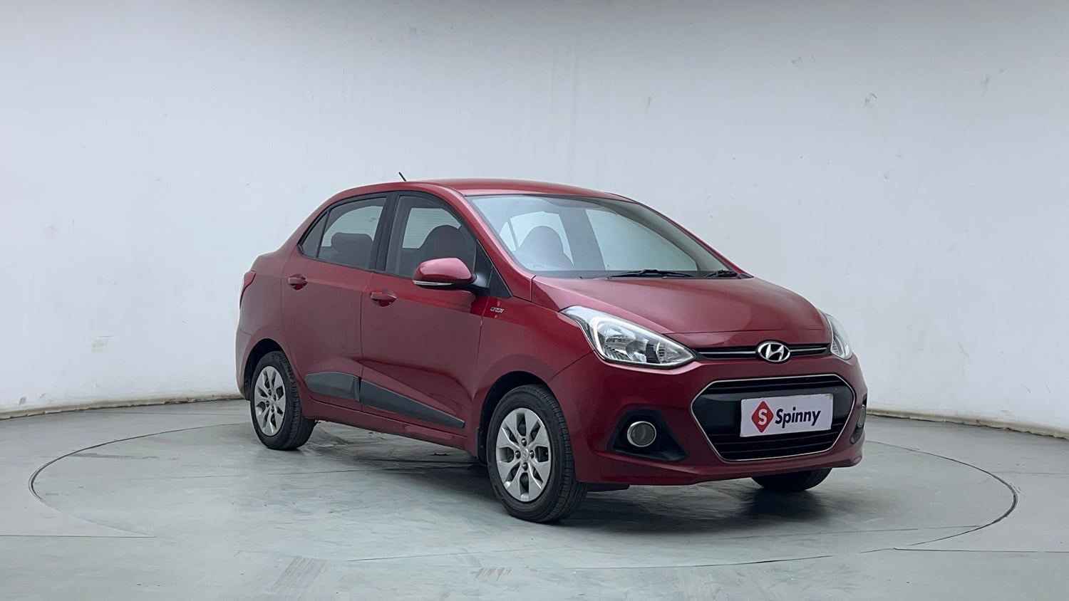 Used 2015 Hyundai Xcent S 1.1 CRDi Diesel Manual exterior RIGHT FRONT CORNER VIEW