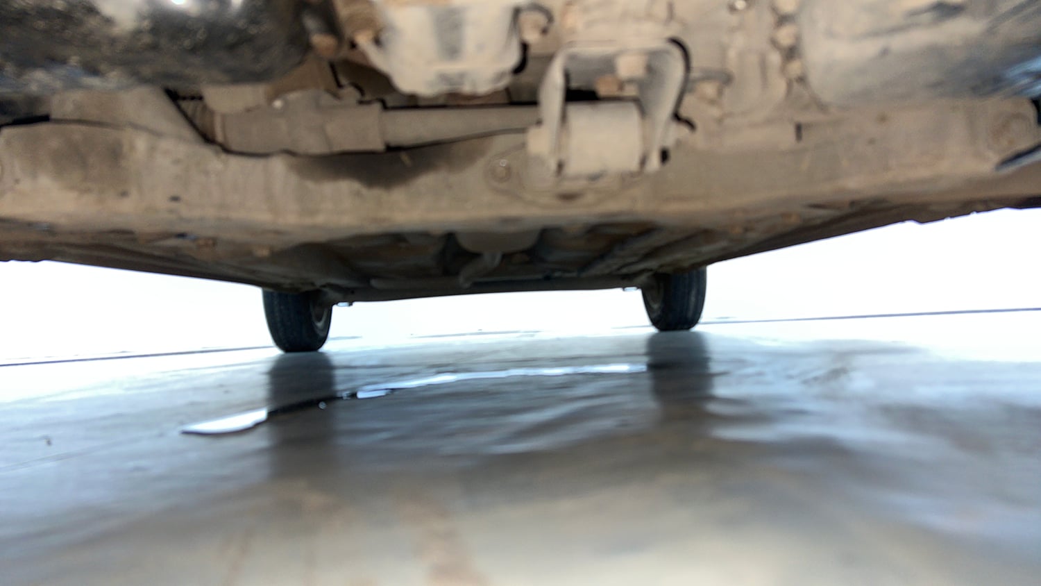 Used 2015 Hyundai Grand i10 Asta AT 1.2 Kappa VTVT Petrol Automatic extra FRONT LEFT UNDERBODY VIEW