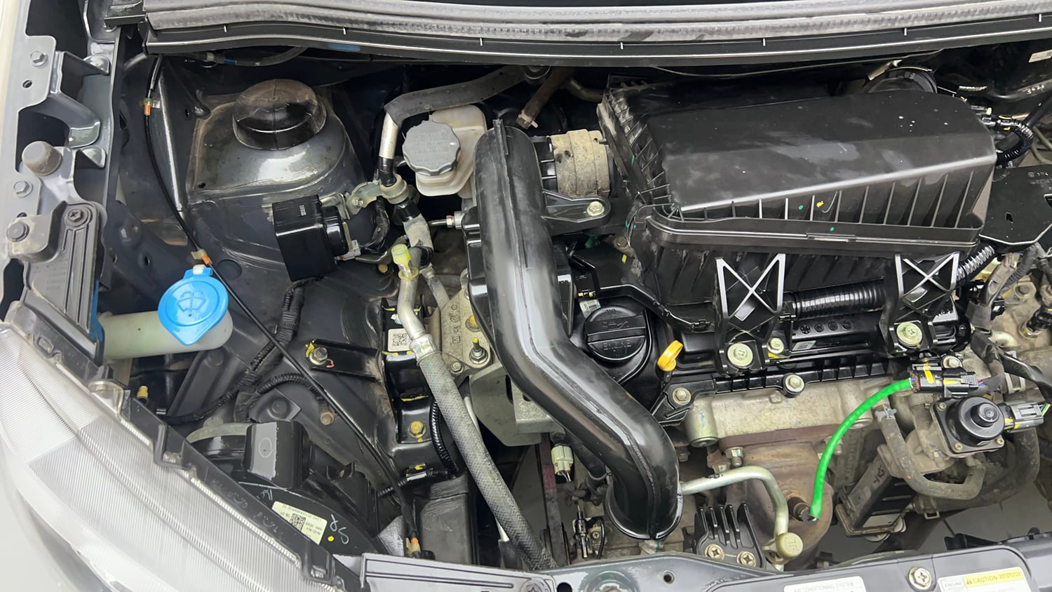Used 2023 Maruti Suzuki Wagon R VXI 1.0 Petrol Manual engine ENGINE RIGHT SIDE VIEW