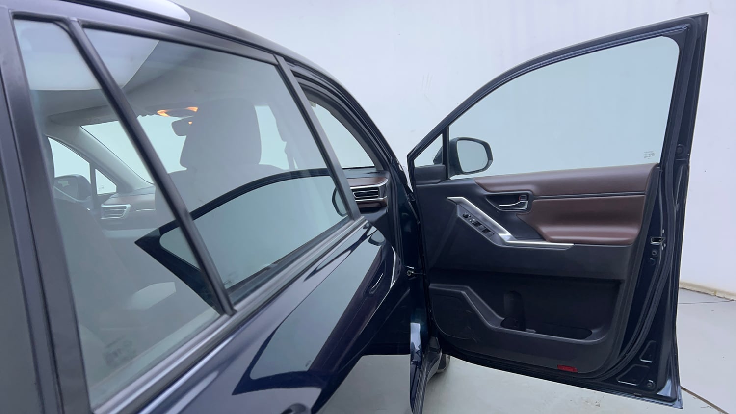 Used 2023 Toyota Innova Hycross VX Hybrid 7 STR Hybrid Automatic interior RIGHT FRONT DOOR OPEN VIEW