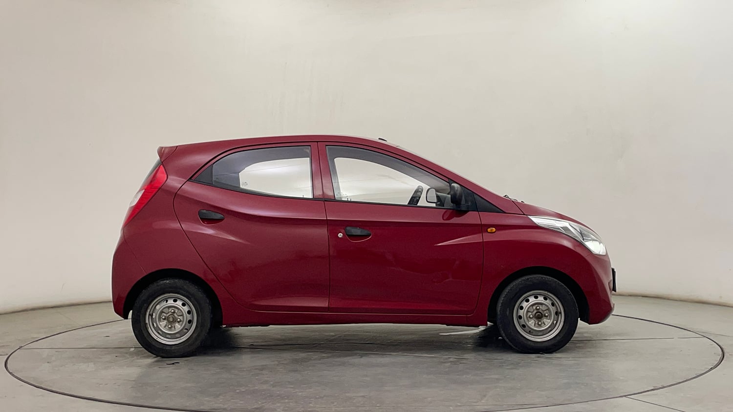 Used 2015 Hyundai Eon D-Lite + Petrol Manual exterior RIGHT SIDE VIEW