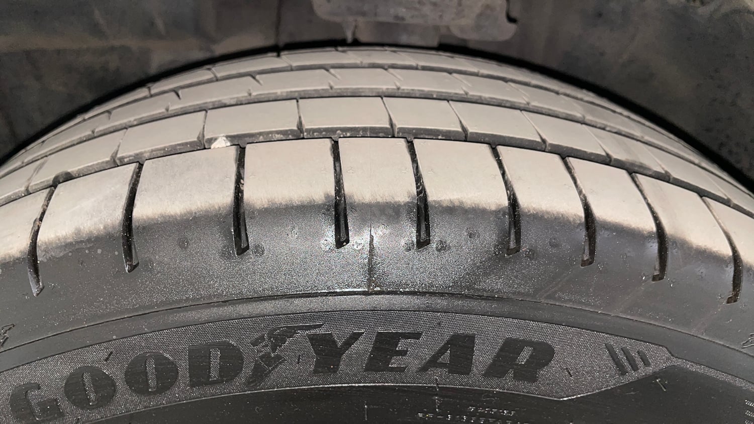 Used 2022 Jeep Compass 5th Anniversary Edition 1.4 Petrol DCT Petrol Automatic tyres LEFT FRONT TYRE TREAD VIEW