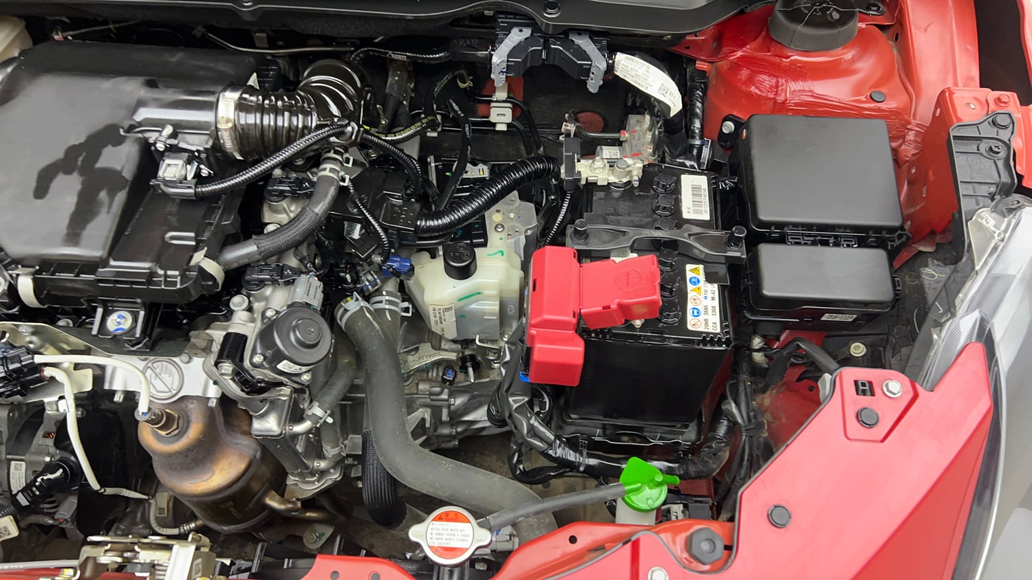 Used 2024 Maruti Suzuki Swift VXi (O) AMT Petrol Automatic engine ENGINE LEFT SIDE VIEW
