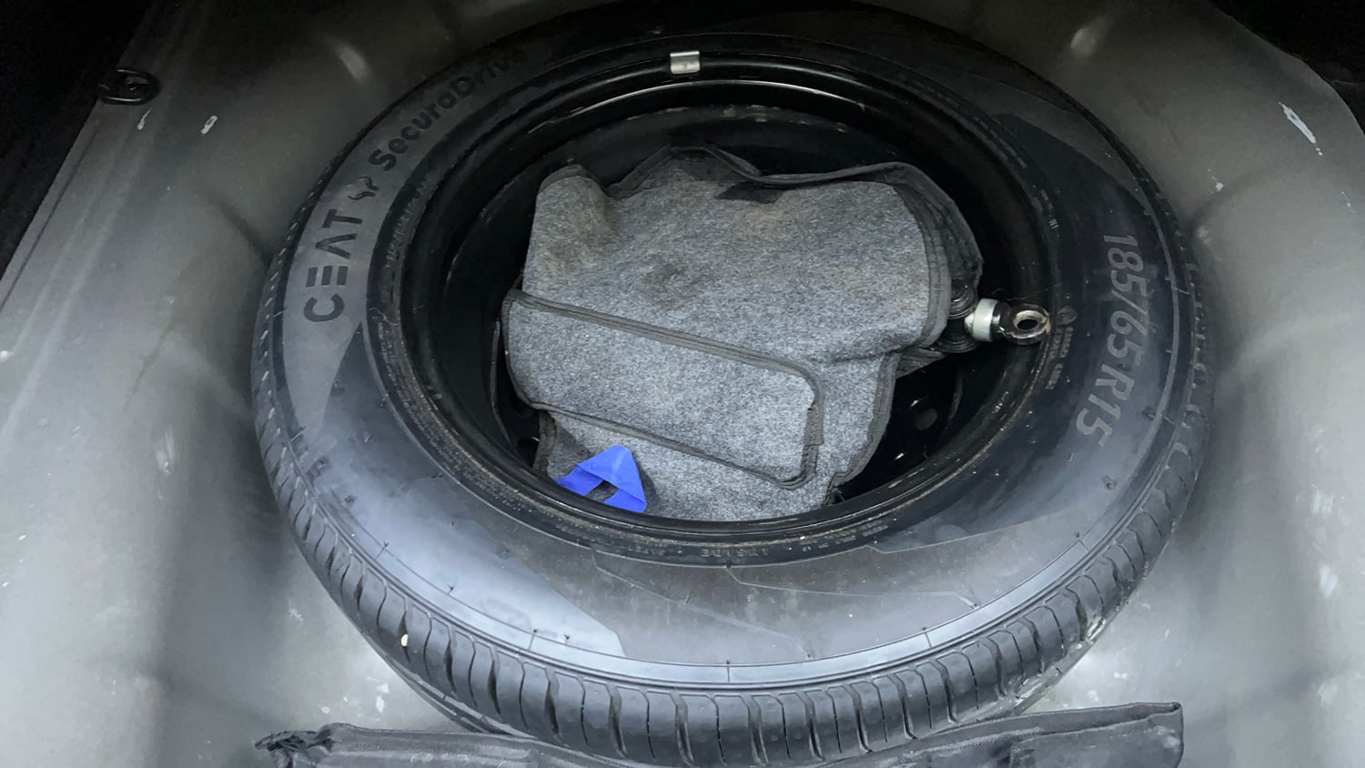 Used 2018 Hyundai Verna SX (O) 1.6 VTVT AT Petrol Automatic tyres SPARE TYRE VIEW
