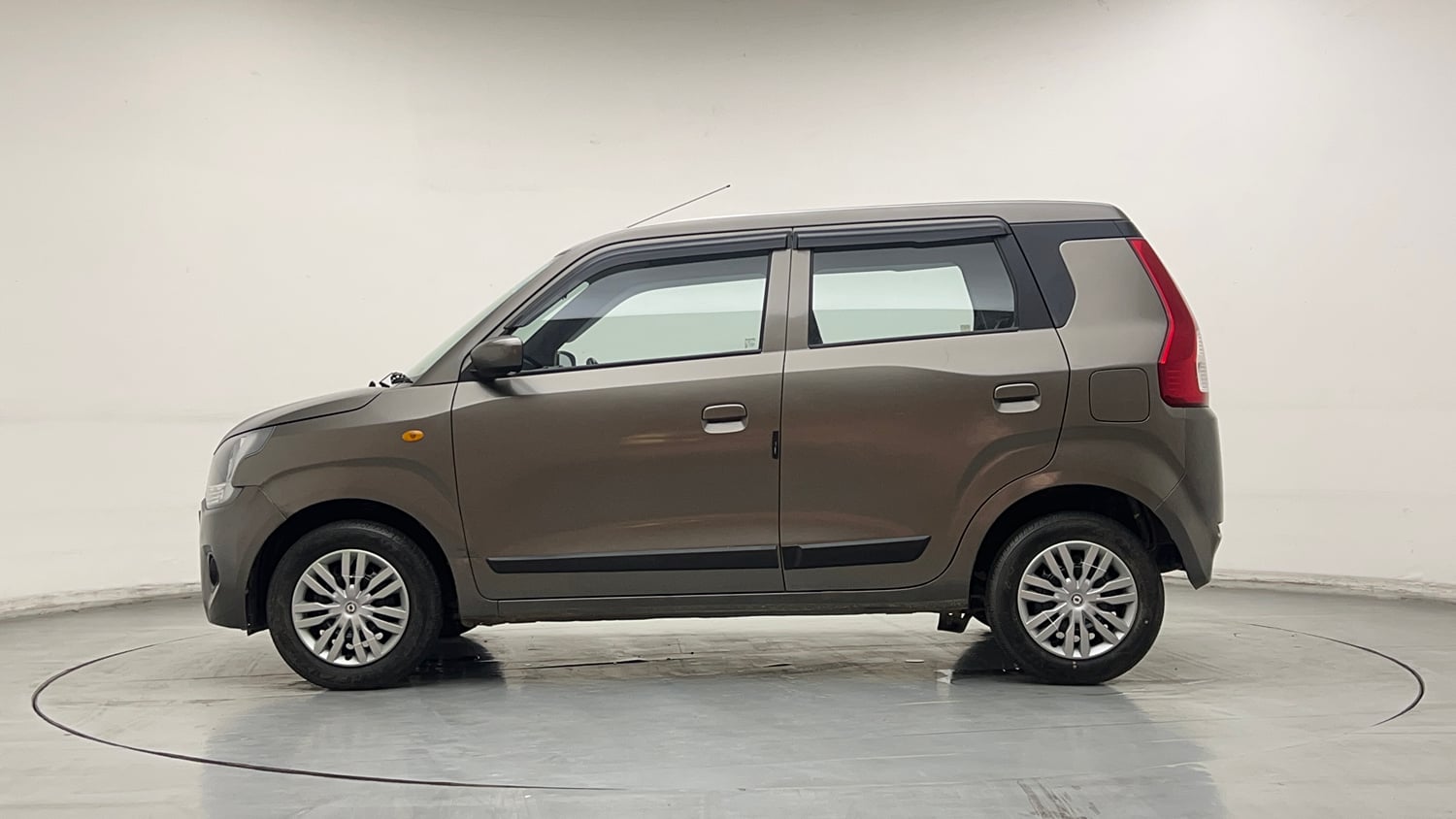 Used 2023 Maruti Suzuki Wagon R VXI 1.0 Petrol Manual exterior LEFT SIDE VIEW