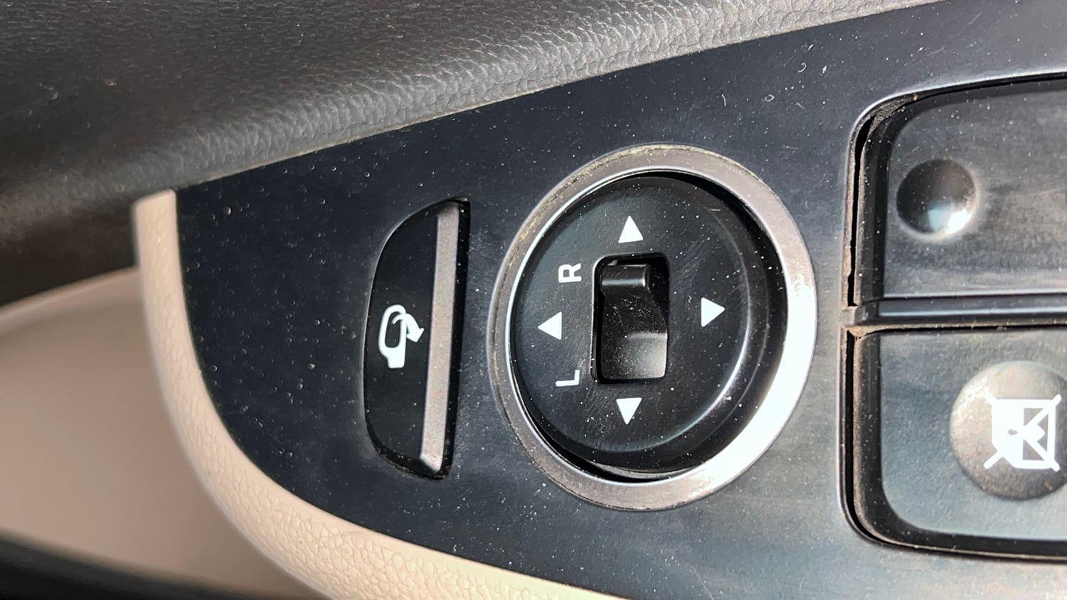 Used 2013 Hyundai Grand i10 Sportz 1.2 Kappa VTVT Petrol Manual top_features Adjustable ORVM