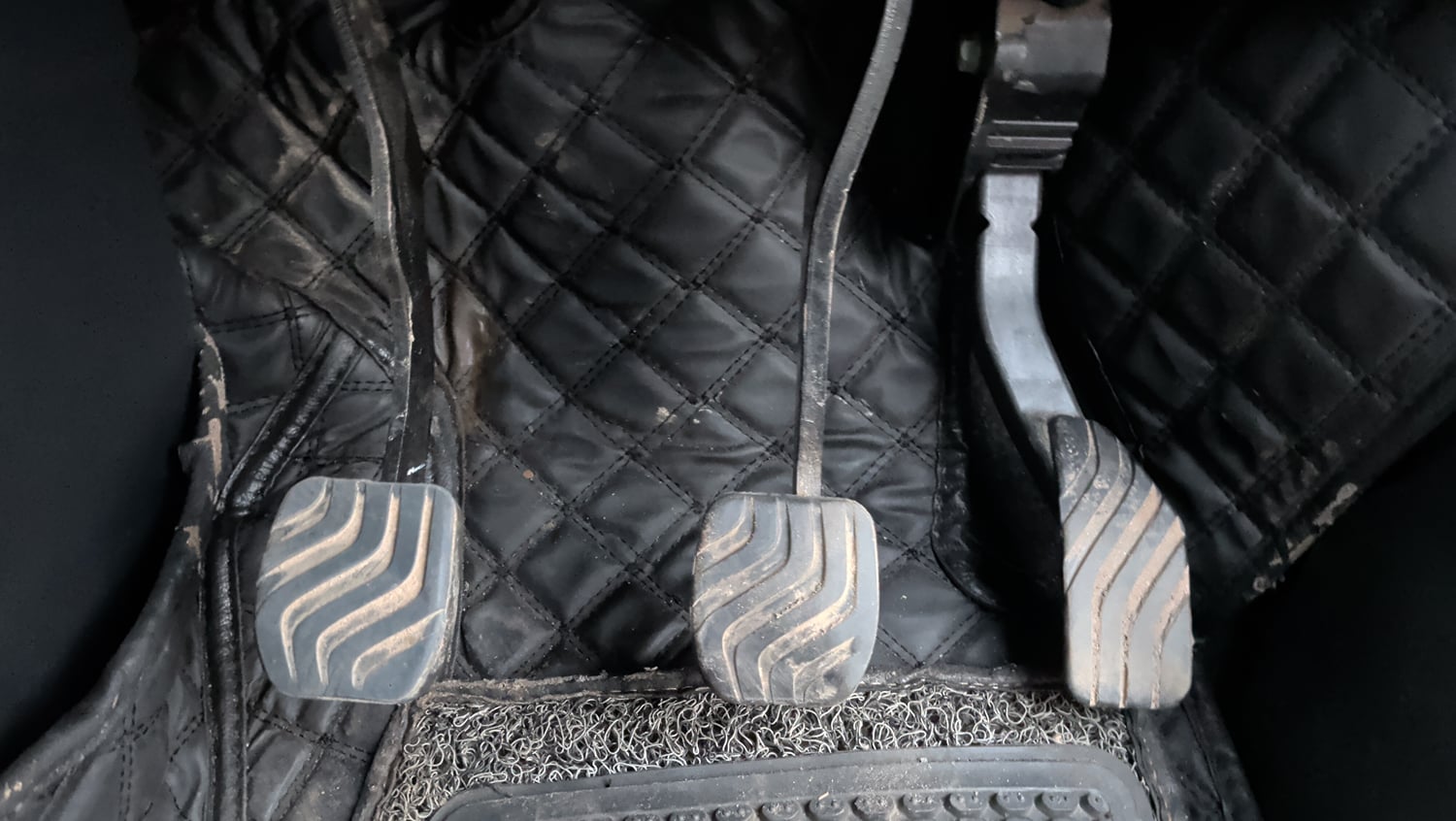 Used 2023 Nissan Magnite XL Petrol Manual interior PEDALS VIEW