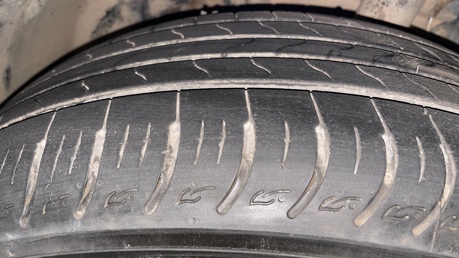 Used 2017 Ford EcoSport Titanium 1.5L Ti-VCT Petrol Manual tyres LEFT FRONT TYRE TREAD VIEW