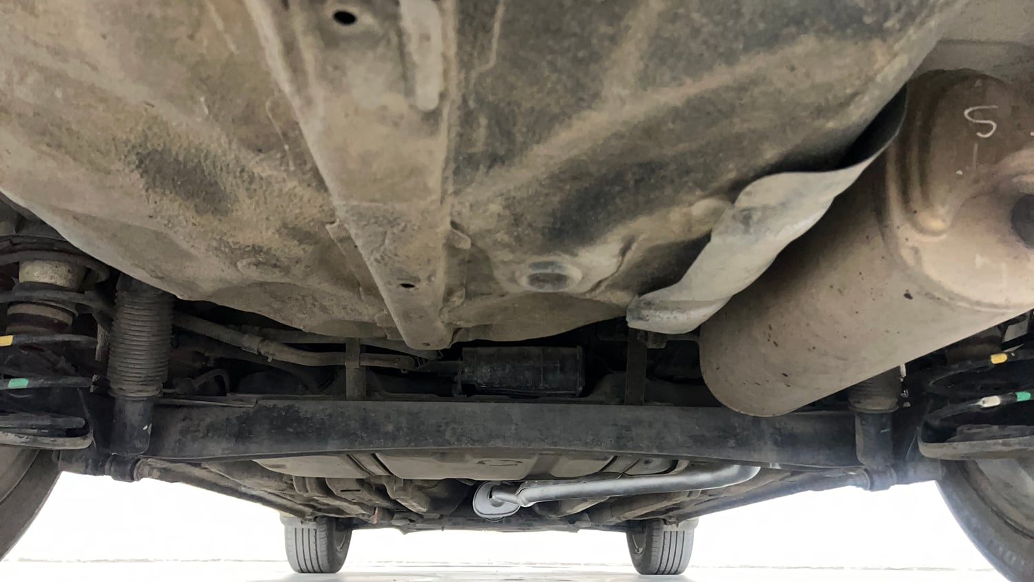 Used 2014 Hyundai Verna Fluidic 1.6 VTVT SX Petrol Manual extra REAR UNDERBODY VIEW (TAKEN FROM REAR)