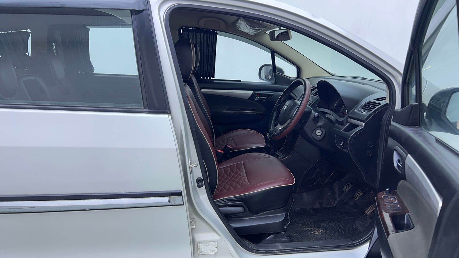 Used 2018 Maruti Suzuki Ertiga VXI CNG (Outside Fitted) Cng Manual interior RIGHT SIDE FRONT DOOR CABIN VIEW