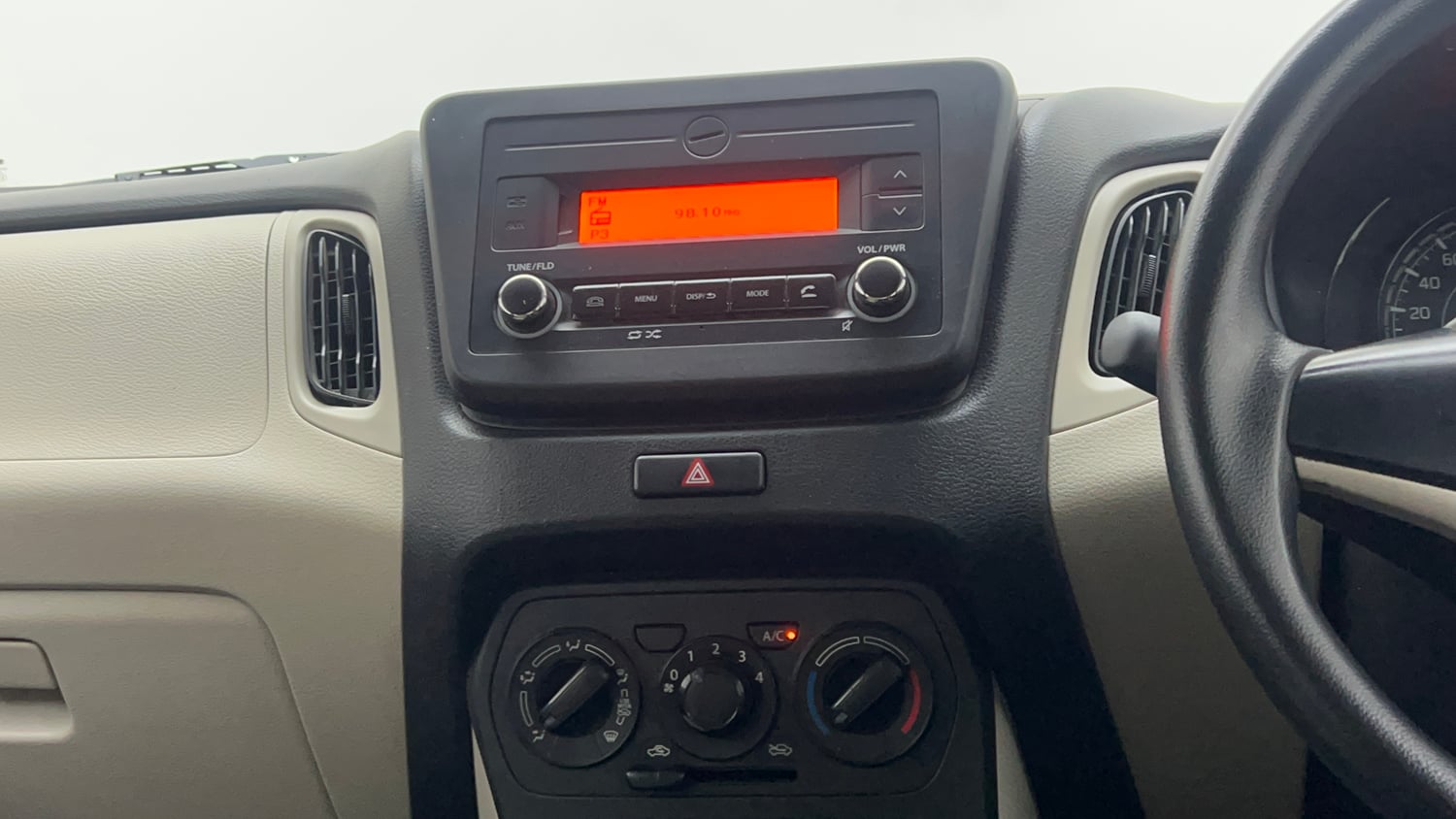 Used 2023 Maruti Suzuki Wagon R VXI 1.0 Petrol Manual interior MUSIC SYSTEM & AC CONTROL VIEW