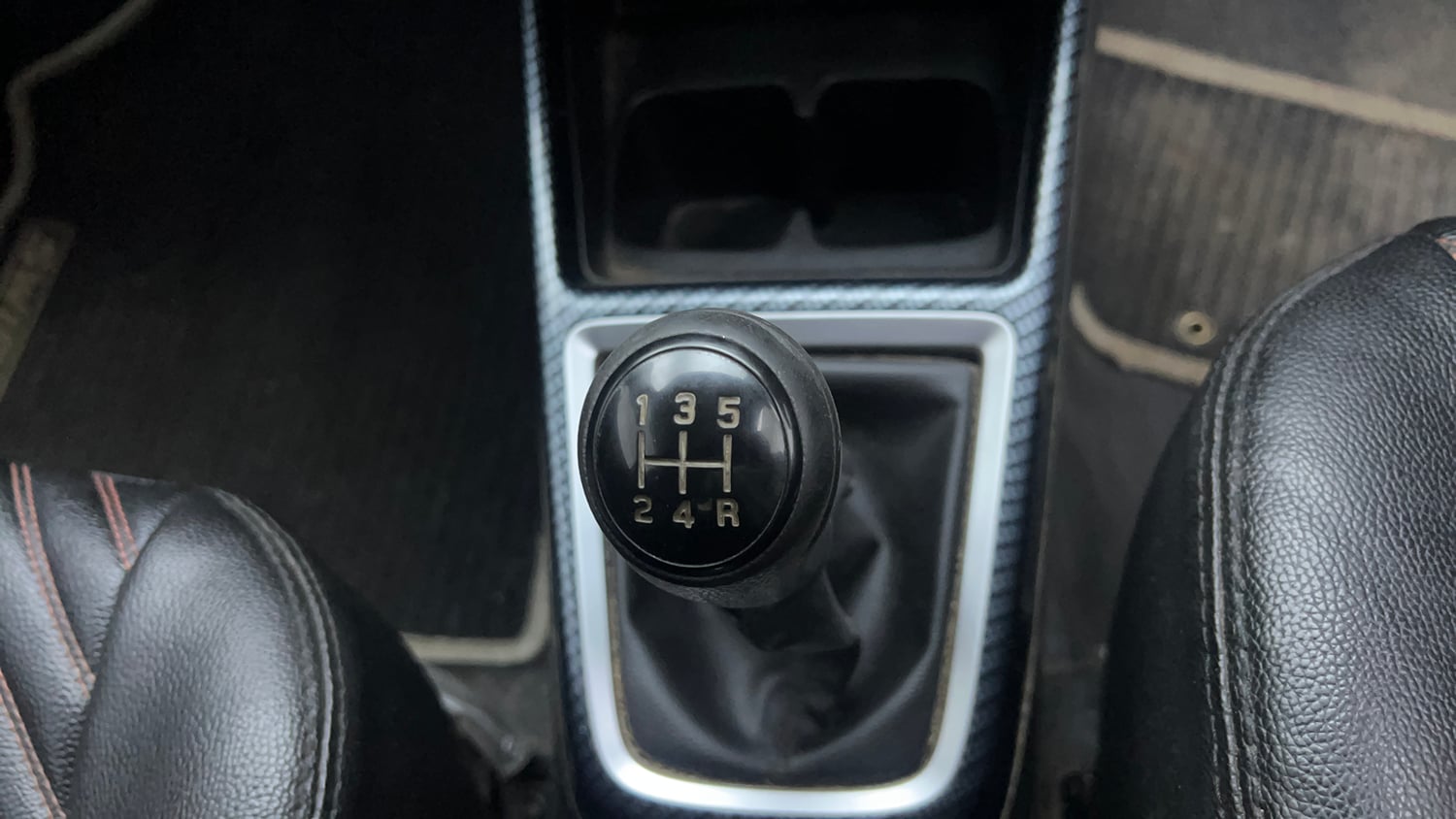 Used 2022 Maruti Suzuki Swift VXi Petrol Manual interior GEAR  KNOB VIEW