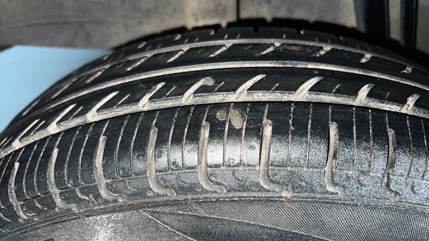 Used 2020 Renault Kwid RXT Opt Petrol Manual tyres RIGHT REAR TYRE TREAD VIEW