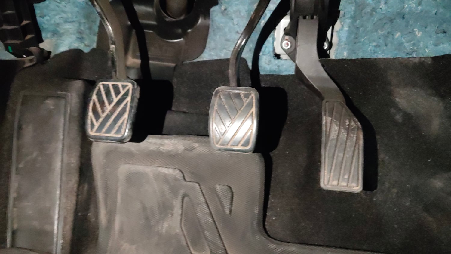 Used 2024 Maruti Suzuki Grand Vitara Zeta Smart Hybrid Petrol Manual interior PEDALS VIEW