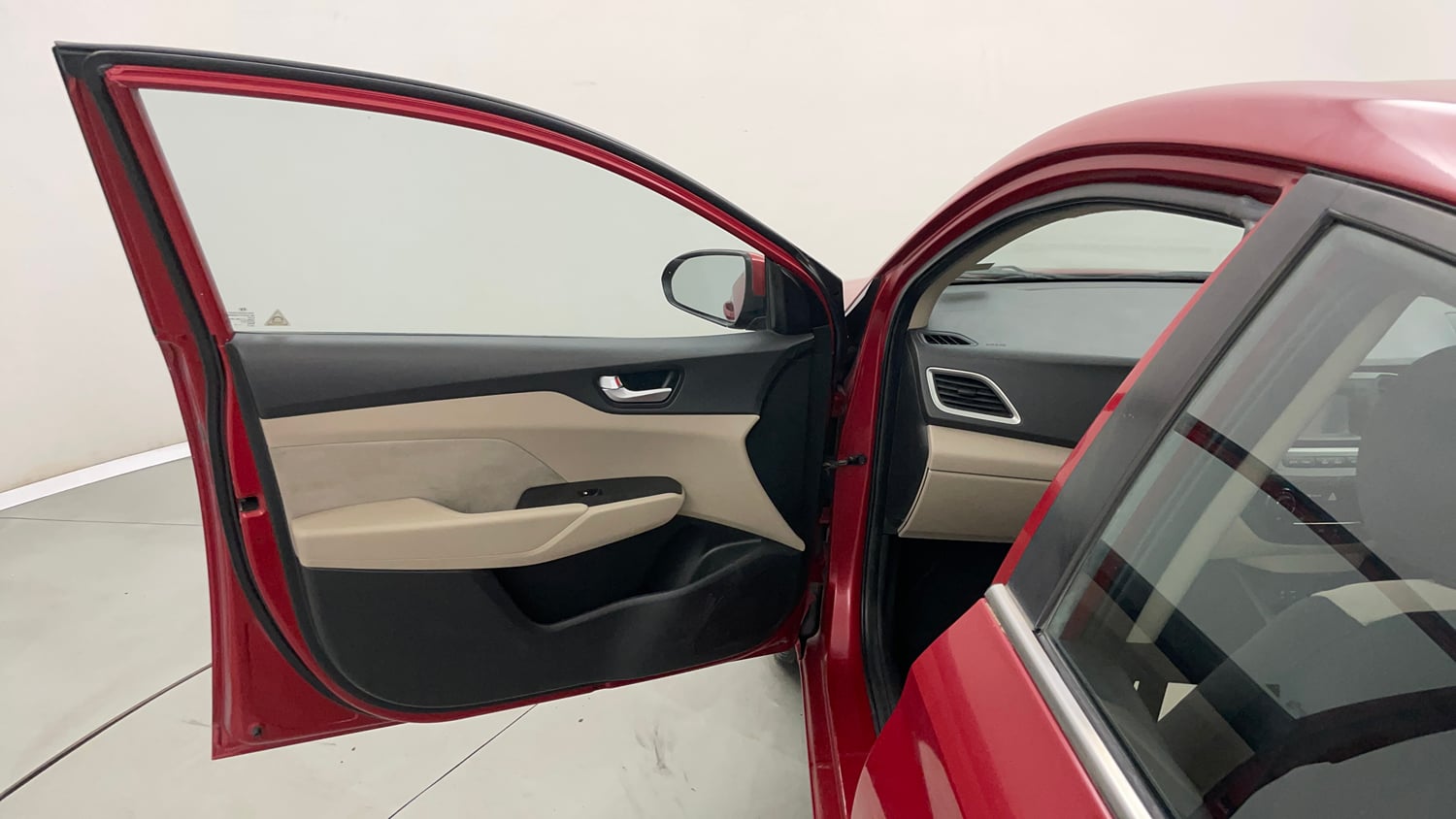 Used 2018 Hyundai Verna EX 1.4 VTVT Petrol Manual interior LEFT FRONT DOOR OPEN VIEW