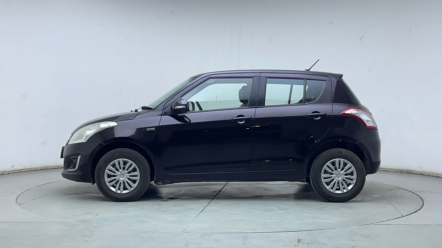 Used 2015 Maruti Suzuki Swift VDi Diesel Manual exterior LEFT SIDE VIEW