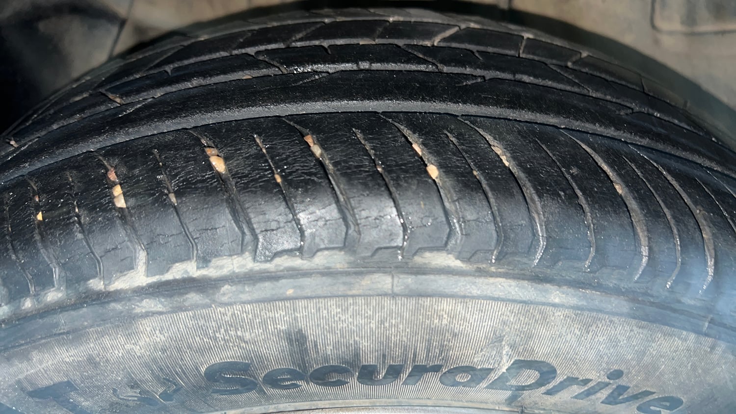 Used 2018 Tata Nexon XM Diesel Diesel Manual tyres RIGHT REAR TYRE TREAD VIEW