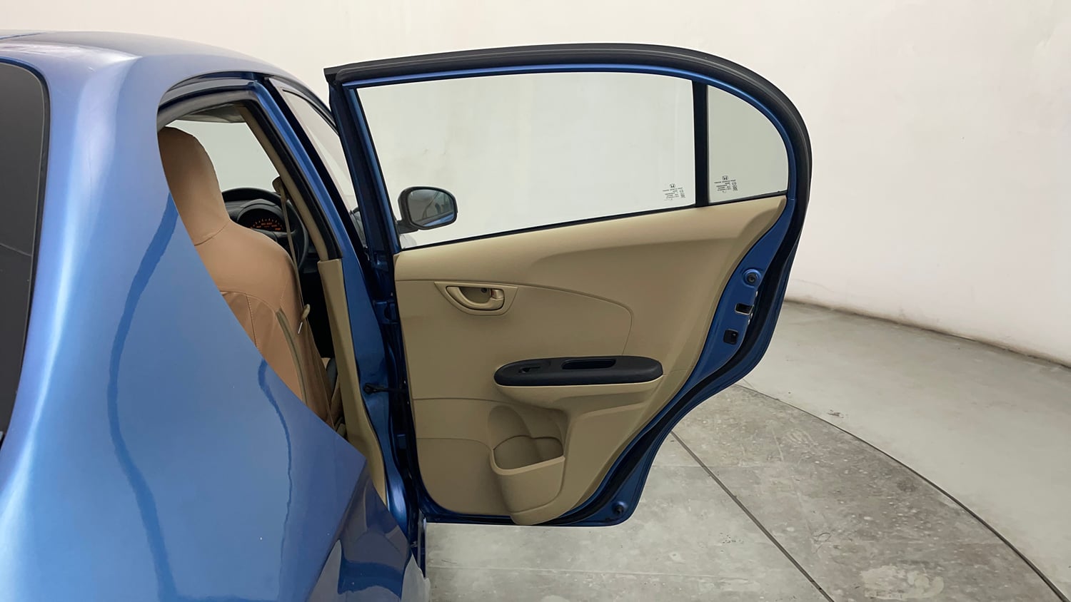 Used 2014 Honda Amaze 1.2 VX i-VTEC Petrol Manual interior RIGHT REAR DOOR OPEN VIEW