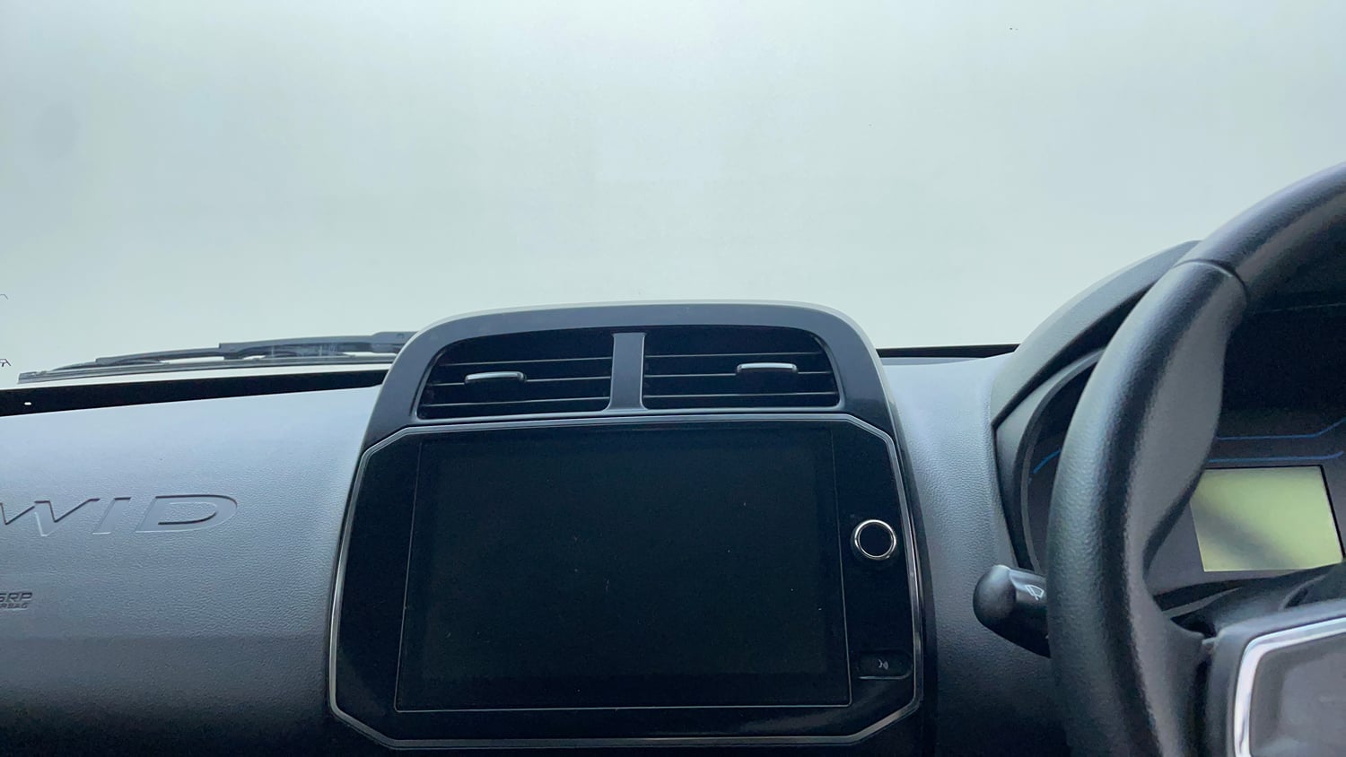 Used 2022 Renault Kwid RXT 1.0 AMT (O) Petrol Automatic top_features Touch screen infotainment system