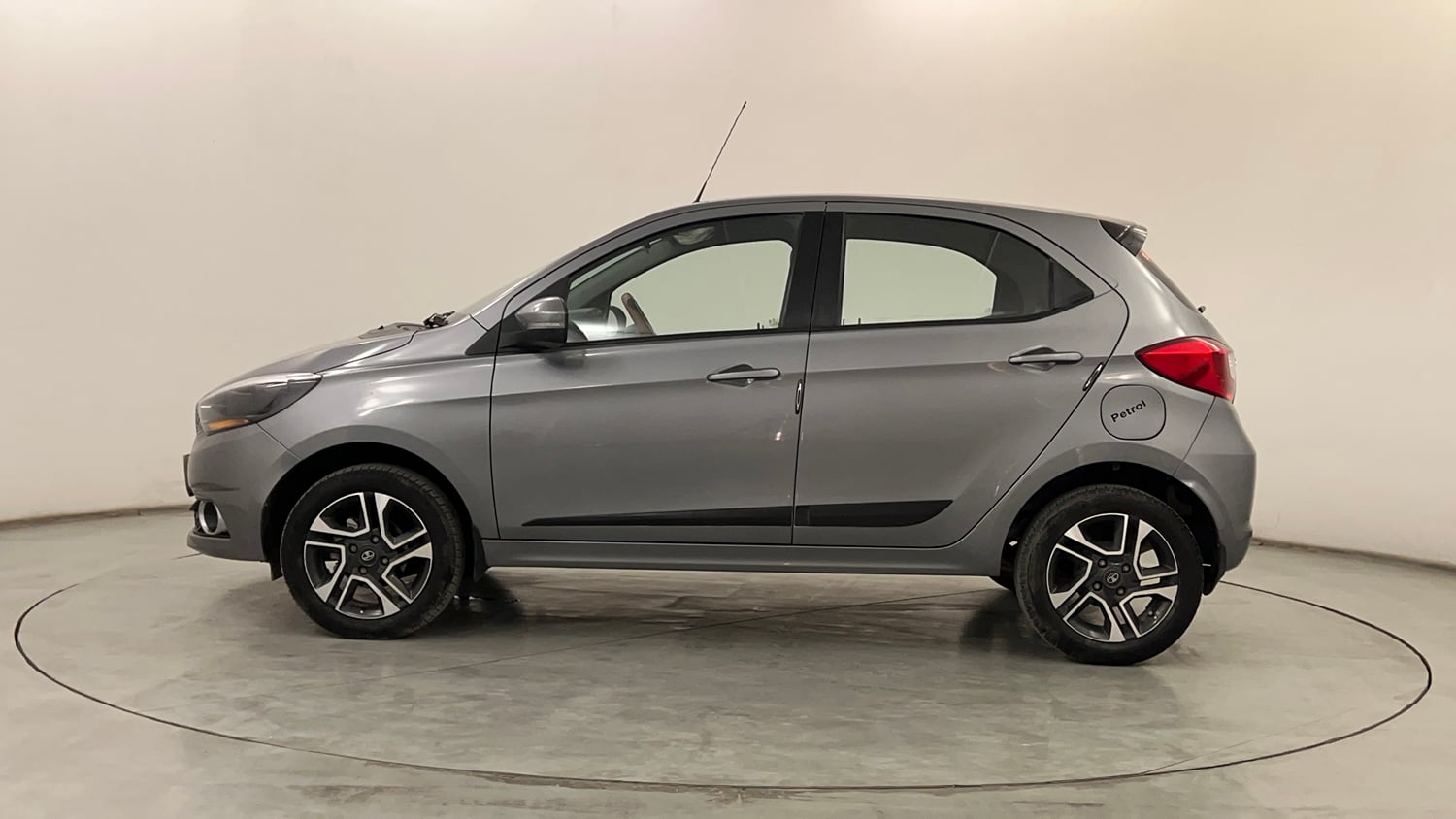 Used 2019 Tata Tiago Revotron XZ Plus Dual Tone Petrol Manual exterior LEFT SIDE VIEW