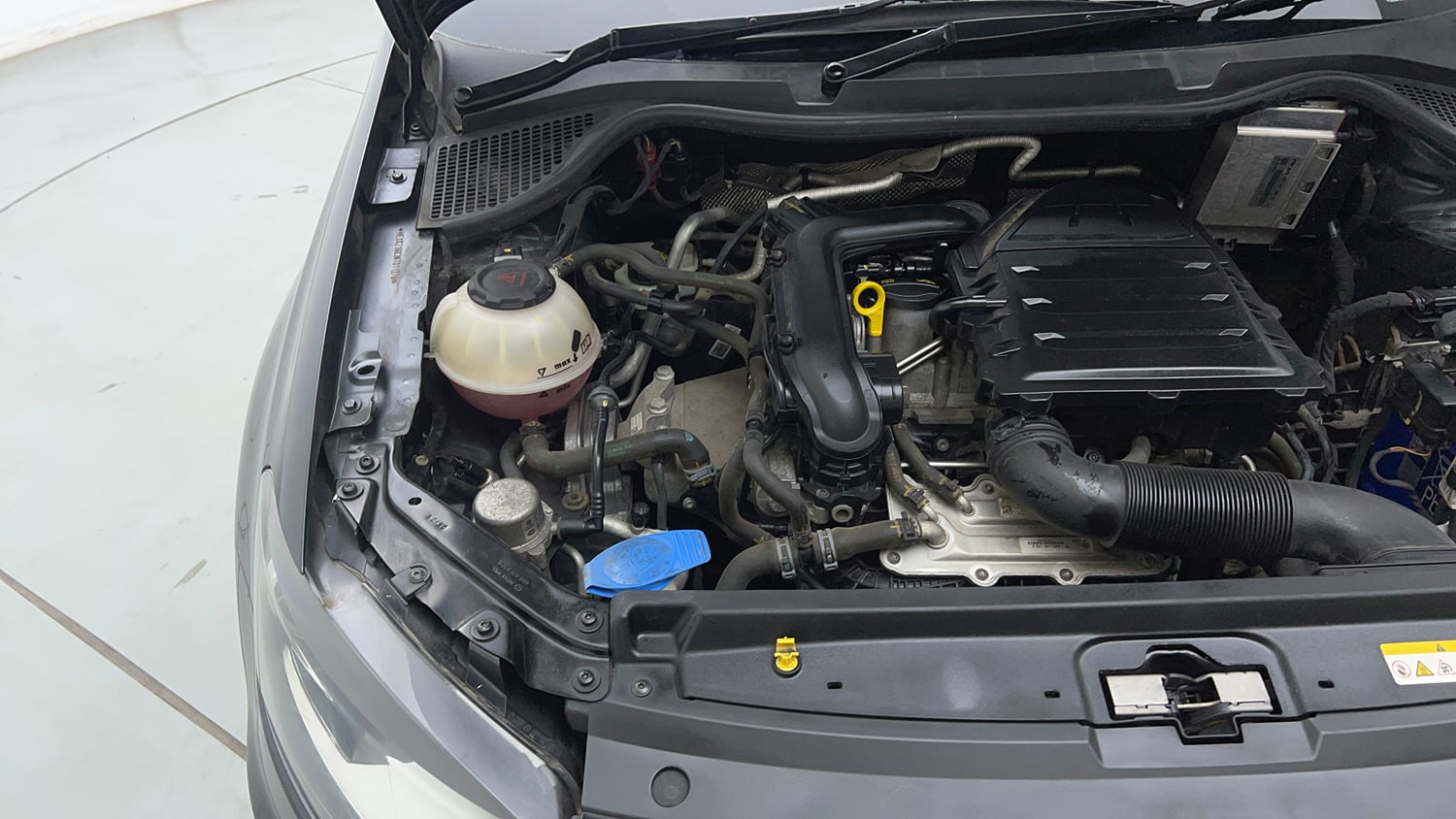 Used 2021 Volkswagen Vento Highline 1.0L TSI Automatic Petrol Automatic engine ENGINE RIGHT SIDE VIEW