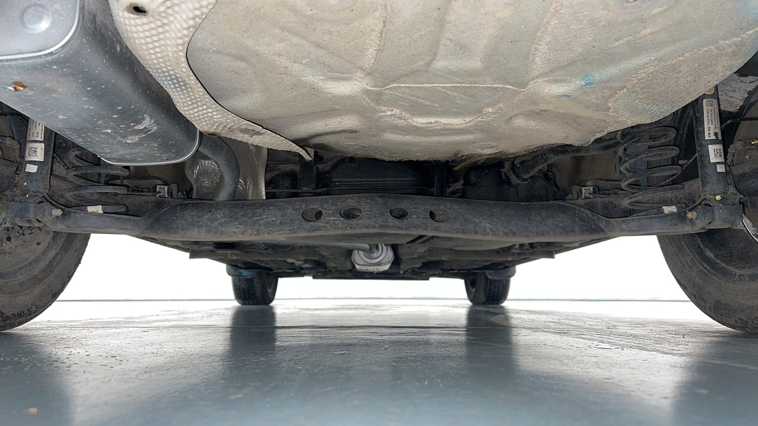 Used 2023 Skoda Slavia Style 1.0L TSI MT Petrol Manual extra REAR UNDERBODY VIEW (TAKEN FROM REAR)