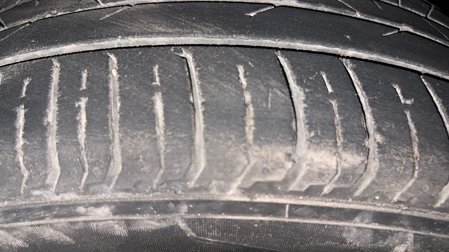 Used 2023 Hyundai i20 N Line N8 1.0 Turbo DCT Petrol Automatic tyres LEFT FRONT TYRE TREAD VIEW