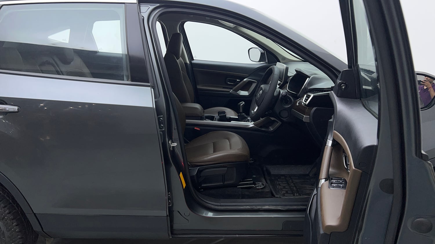Used 2021 Tata Harrier XZ Diesel Manual interior RIGHT SIDE FRONT DOOR CABIN VIEW