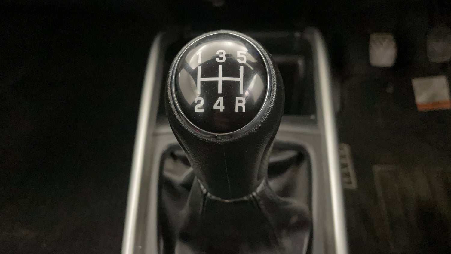 Used 2016 Maruti Suzuki Baleno Delta 1.2 Petrol Manual interior GEAR  KNOB VIEW