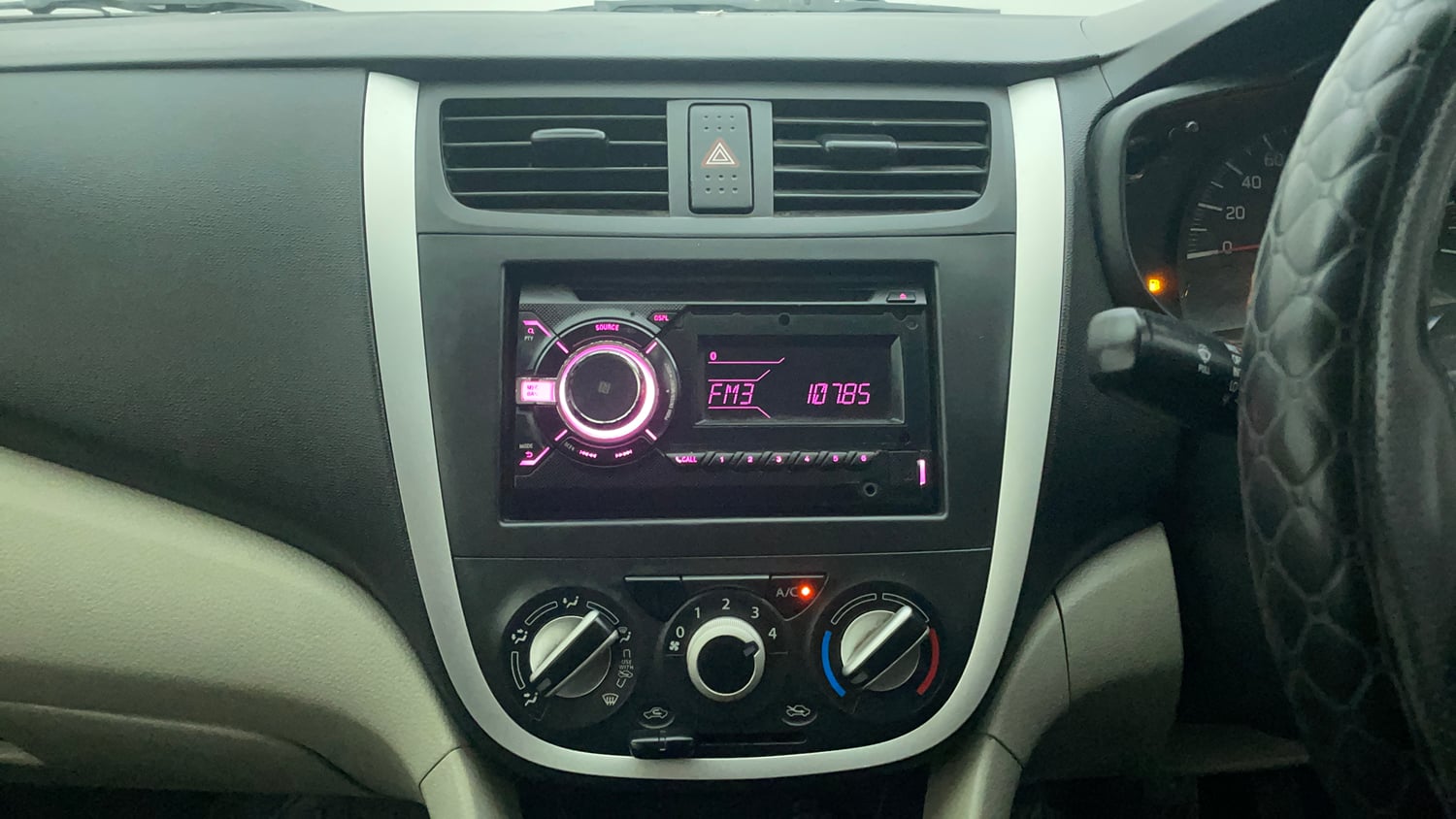 Used 2017 Maruti Suzuki Celerio VXi Petrol Manual interior MUSIC SYSTEM & AC CONTROL VIEW