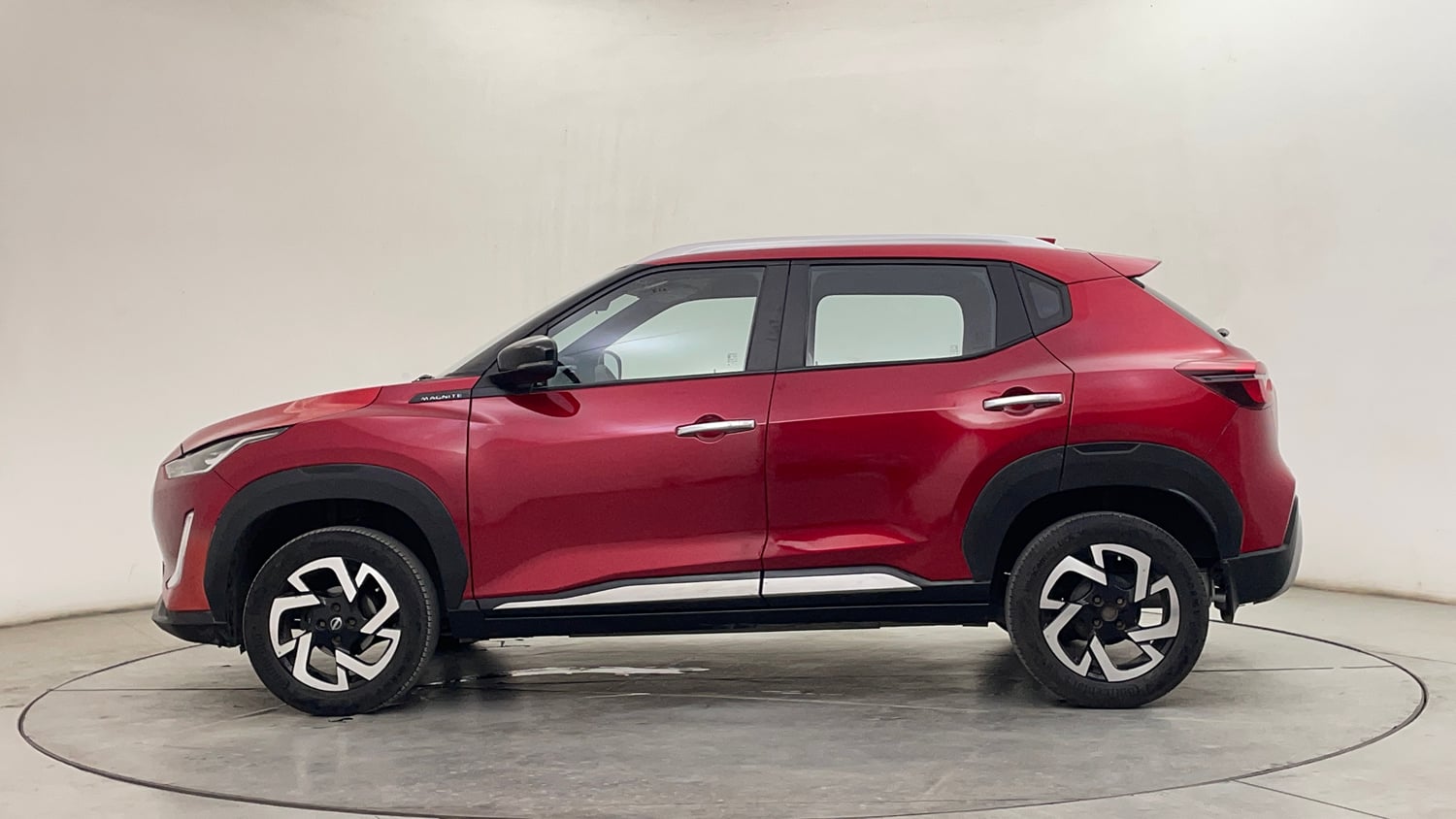 Used 2022 Nissan Magnite XV Turbo Petrol Manual exterior LEFT SIDE VIEW