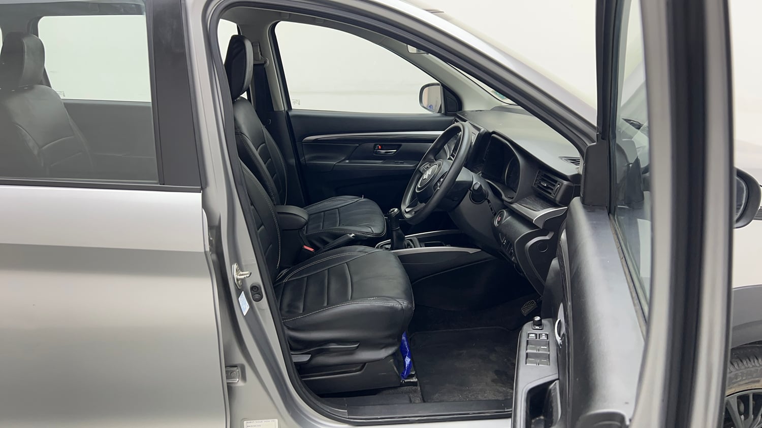 Used 2021 Maruti Suzuki XL6 Zeta MT Petrol Petrol Manual interior RIGHT SIDE FRONT DOOR CABIN VIEW