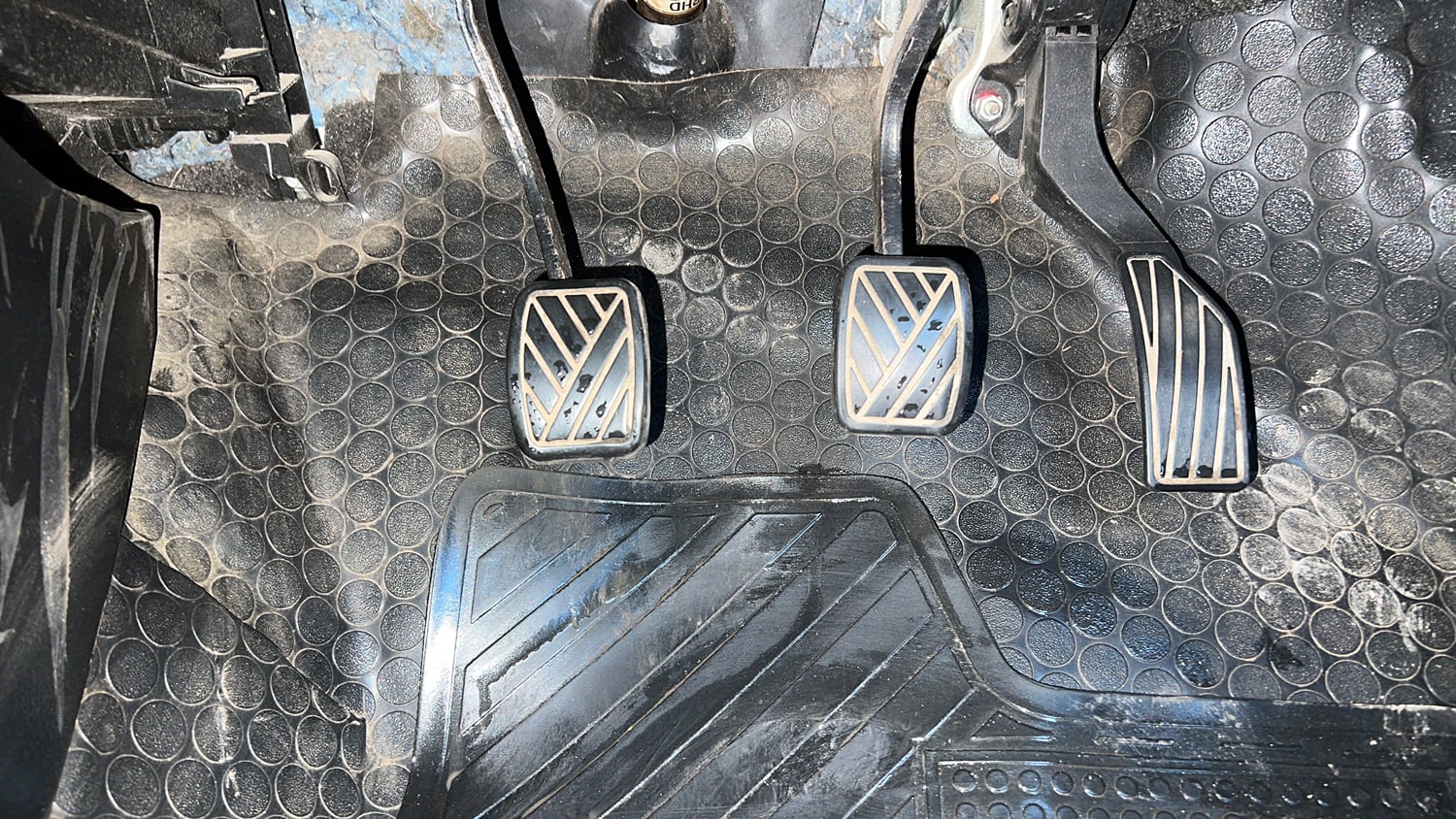 Used 2018 Maruti Suzuki Ertiga VXI CNG (Outside Fitted) Cng Manual interior PEDALS VIEW