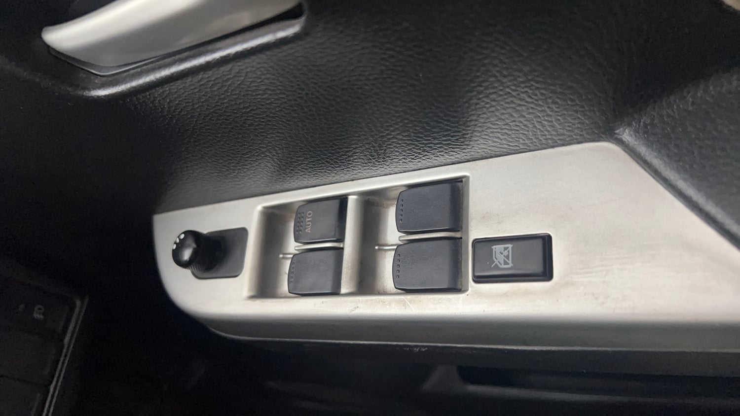 Used 2014 Maruti Suzuki Wagon R VXI Petrol Manual top_features Power windows