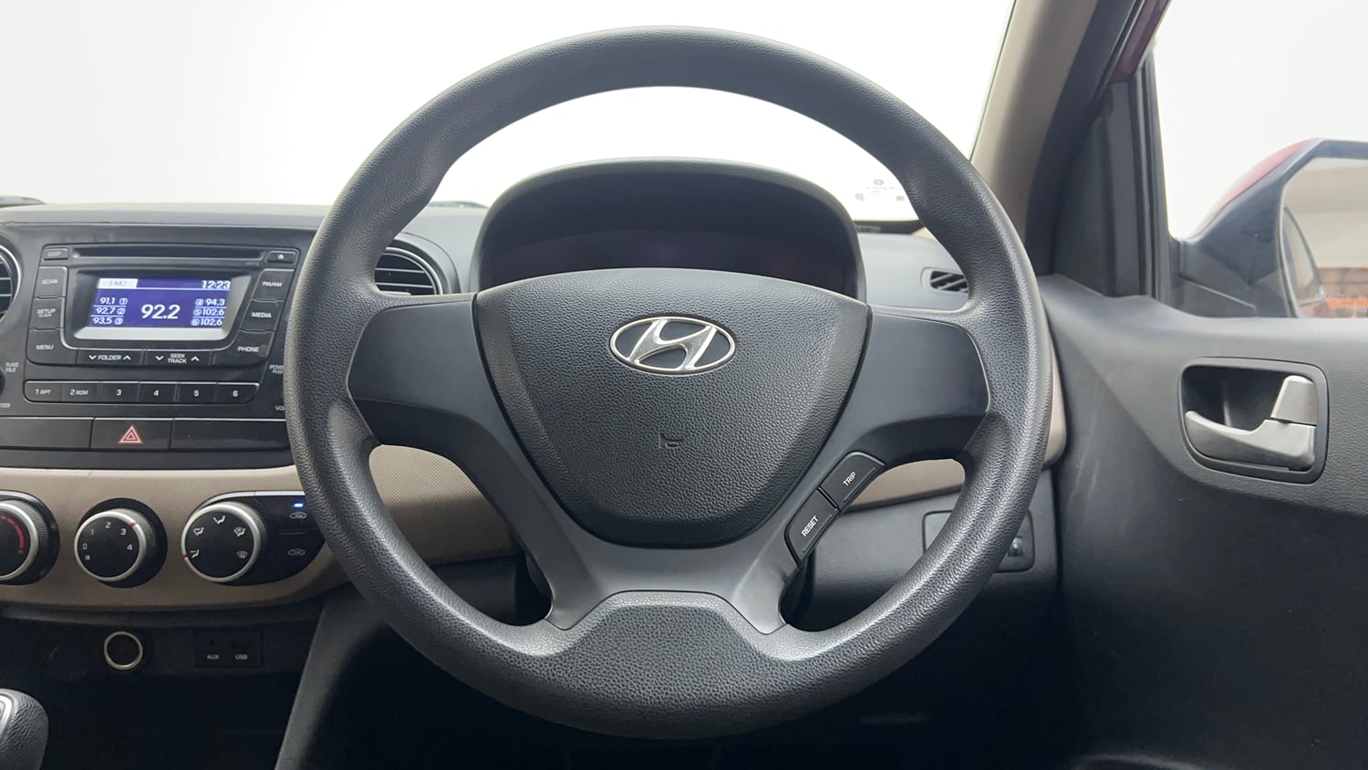 Used 2013 Hyundai Grand i10 Sportz 1.2 Kappa VTVT Petrol Manual interior STEERING VIEW