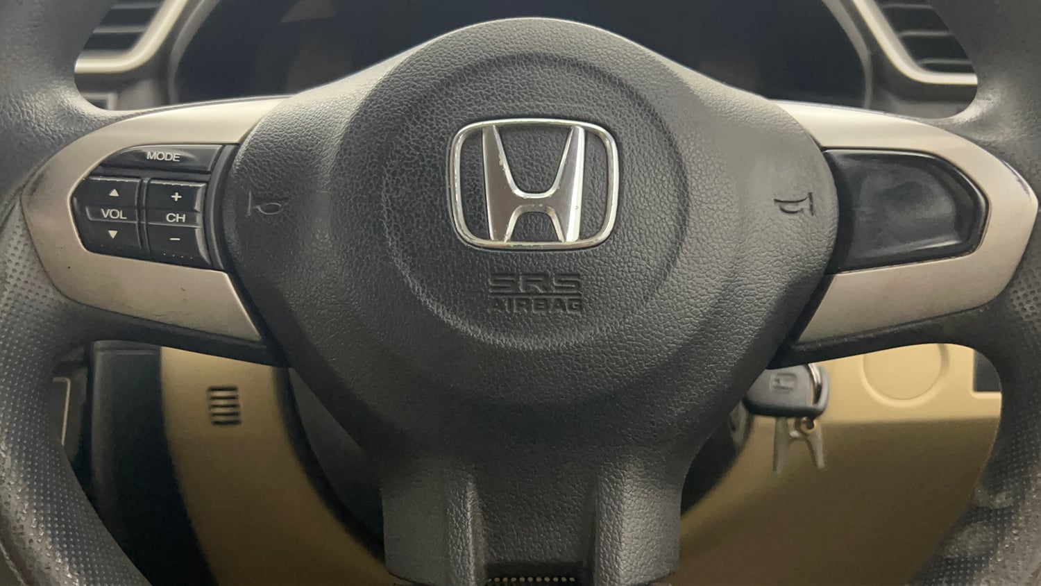Used 2017 Honda Amaze 1.2 S i-VTEC Opt Petrol Manual top_features Steering mounted controls