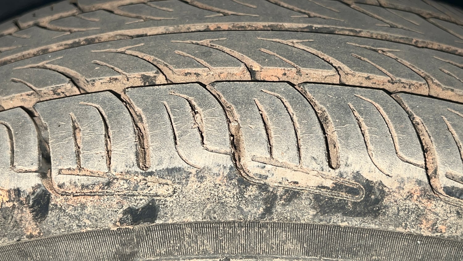 Used 2014 Maruti Suzuki Wagon R VXI Petrol Manual tyres RIGHT FRONT TYRE TREAD VIEW