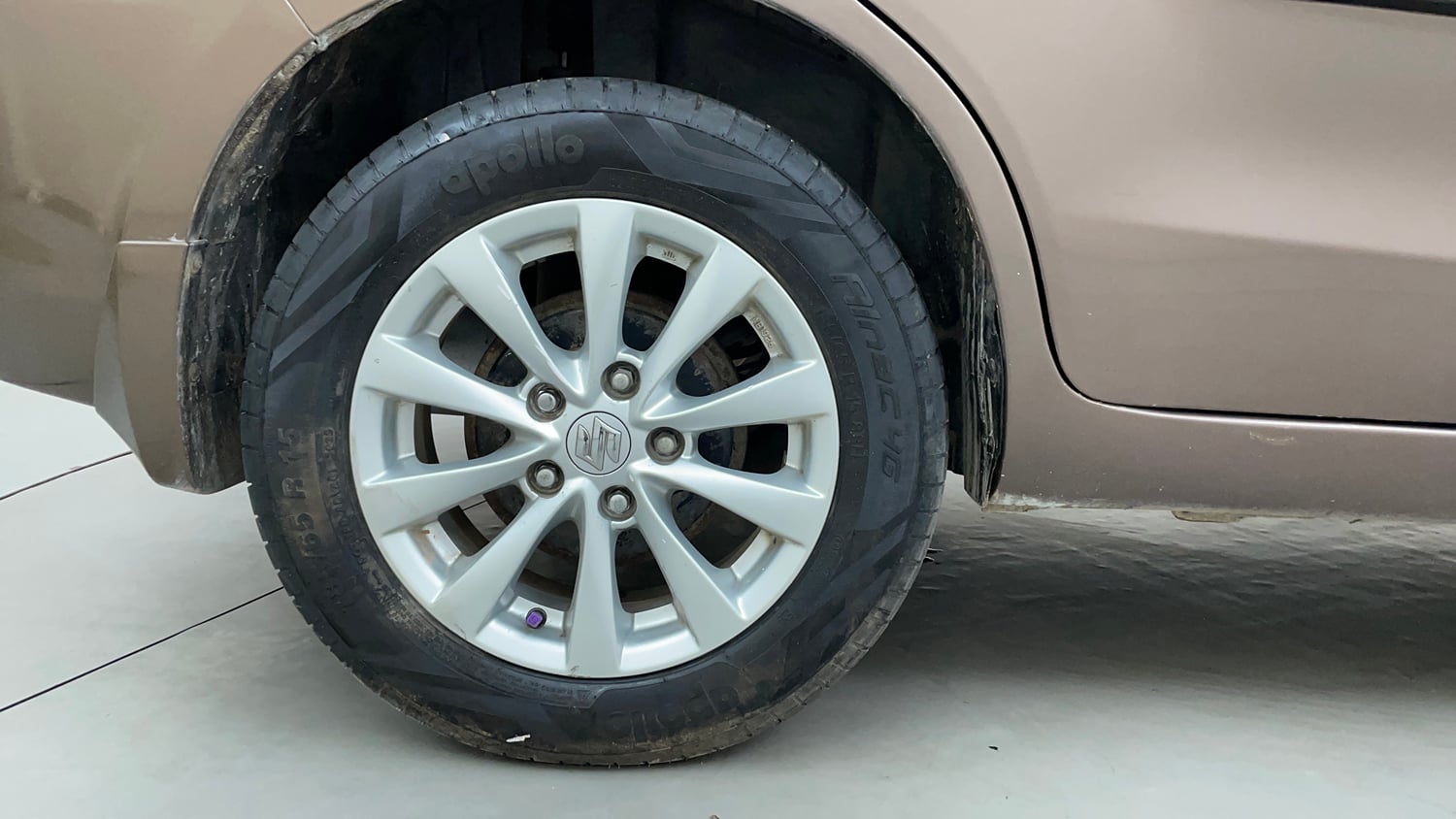 Used 2015 Maruti Suzuki Ertiga ZXi Petrol Manual tyres RIGHT REAR TYRE RIM VIEW