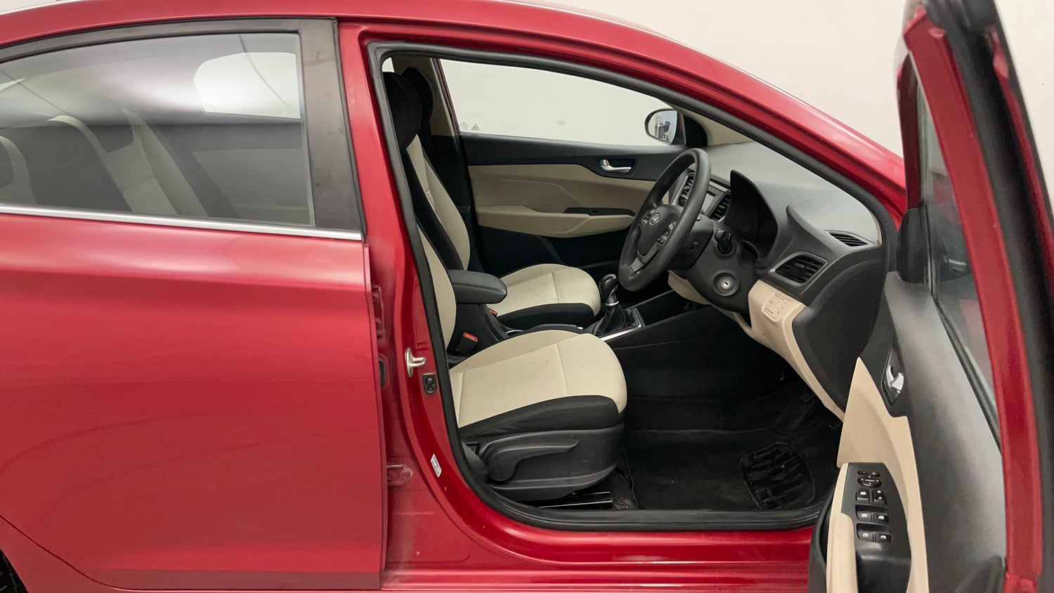 Used 2018 Hyundai Verna EX 1.4 VTVT Petrol Manual interior RIGHT SIDE FRONT DOOR CABIN VIEW