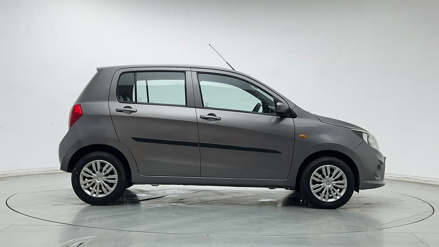 Used 2018 Maruti Suzuki Celerio VXi AMT Petrol Automatic exterior RIGHT SIDE VIEW