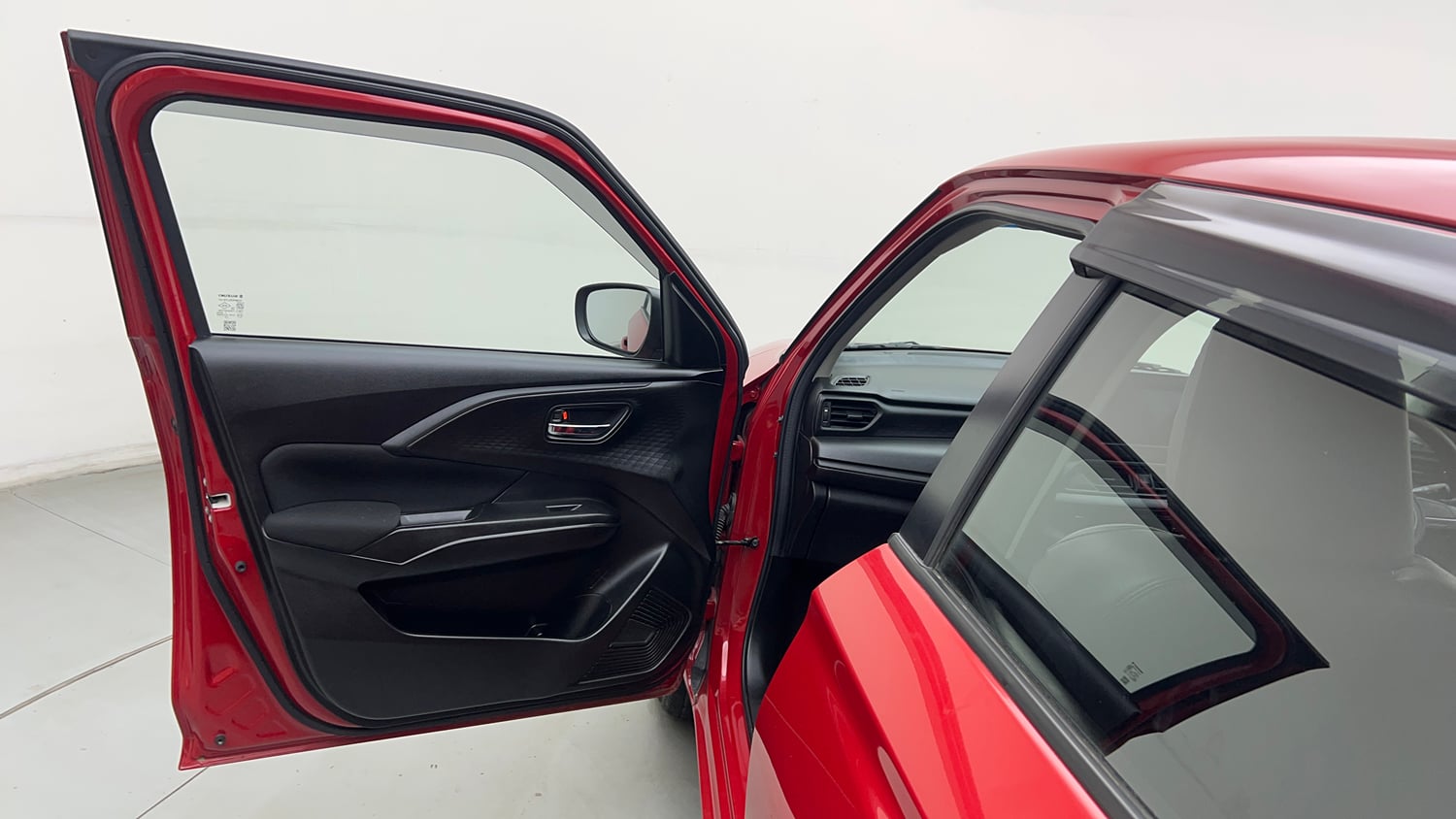 Used 2024 Maruti Suzuki Swift VXi (O) AMT Petrol Automatic interior LEFT FRONT DOOR OPEN VIEW