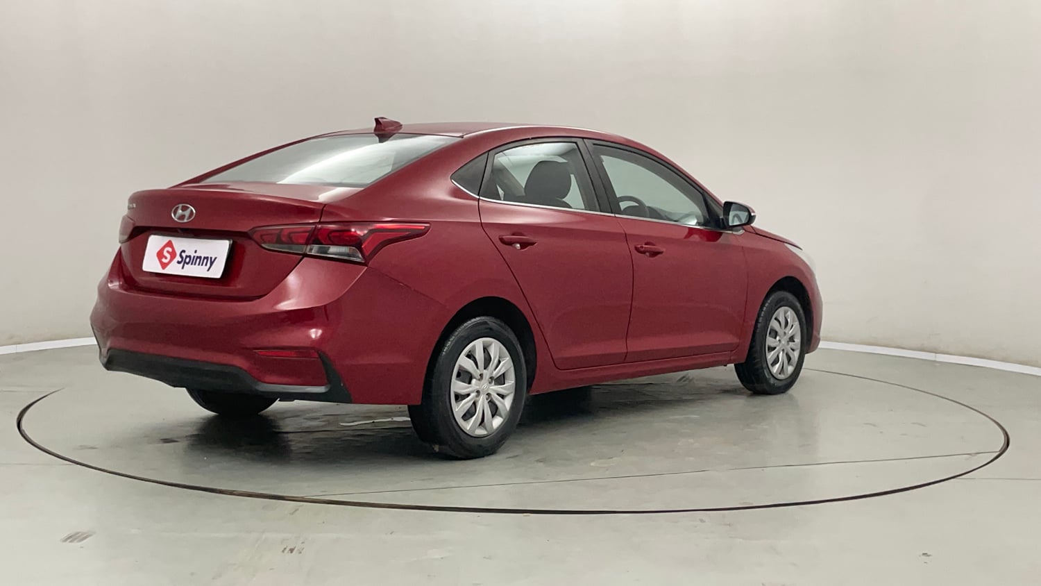 Used 2018 Hyundai Verna EX 1.4 VTVT Petrol Manual exterior RIGHT REAR CORNER VIEW