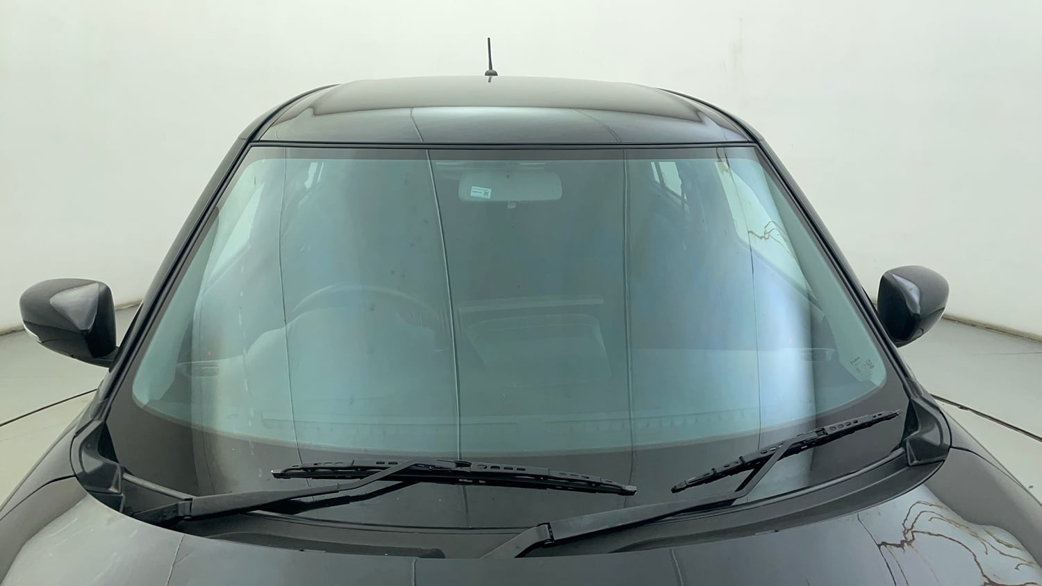 Used 2026 Maruti Suzuki Swift VXi (O) AMT Petrol Automatic exterior FRONT WINDSHIELD VIEW