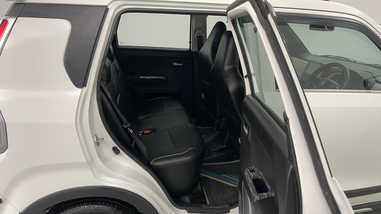 Used 2022 Maruti Suzuki Wagon R VXI 1.0 Petrol Manual interior RIGHT SIDE REAR DOOR CABIN VIEW