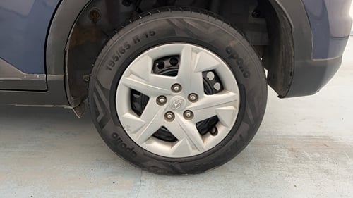 Used 2020 Hyundai Venue S 1.2 Petrol Petrol Manual tyres LEFT REAR TYRE RIM VIEW