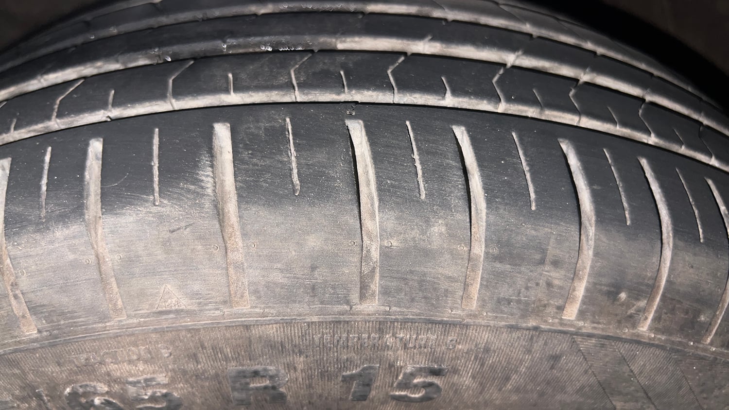 Used 2020 Maruti Suzuki Swift ZXi AMT Petrol Automatic tyres LEFT FRONT TYRE TREAD VIEW
