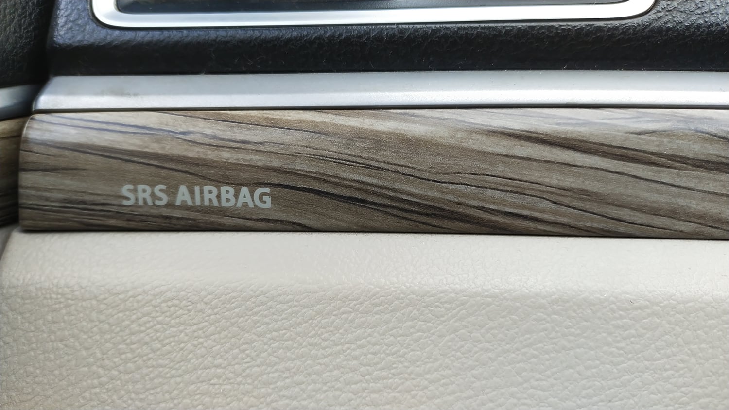 Used 2021 Maruti Suzuki Ciaz Alpha 1.5 Petrol Manual top_features Airbags